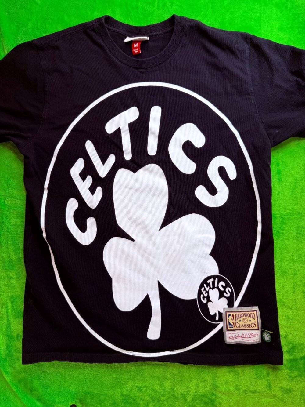 Mitchell & Ness Black T-Shirt Medium Made in China